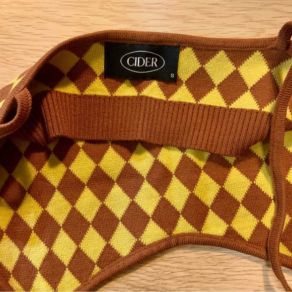 Brown and Yellow Checkered Knit Top Size Small - Picture 2 of 3